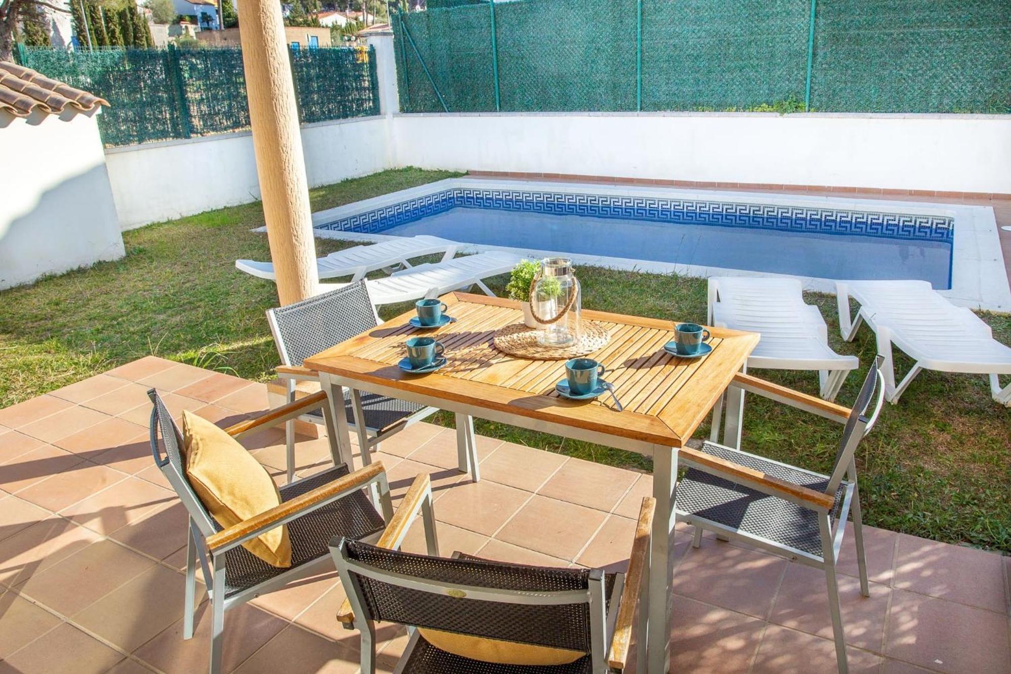 הוילה L' Escala Casa Sunset מראה חיצוני תמונה